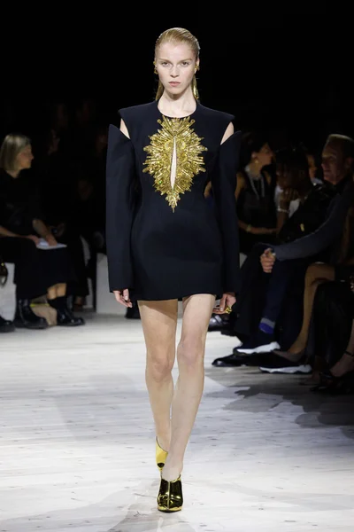 Look 37